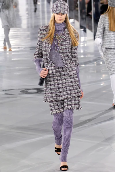 Look 17